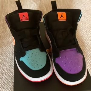 Jordan 1 MID Toddler Size 9c